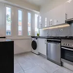Glamorous 2bdr By Lovelystay Apartment
