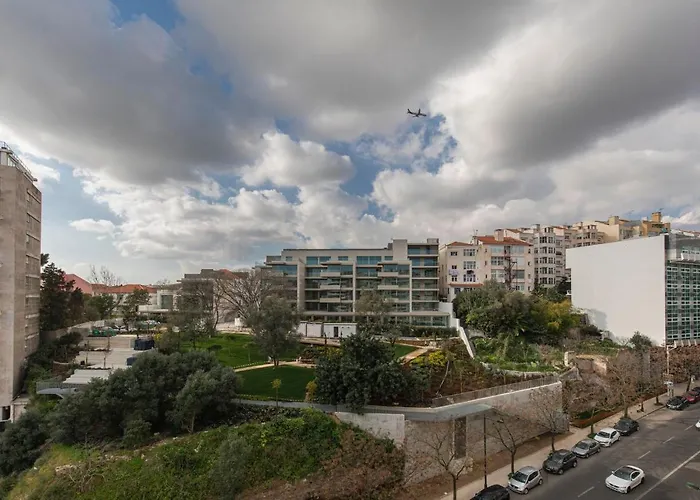 Glamorous 2bdr By Lovelystay Lisboa