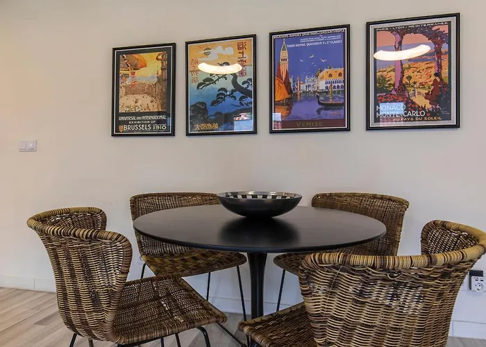 Glamorous 2bdr By Lovelystay *