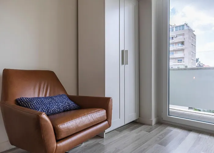 Glamorous 2bdr By Lovelystay *