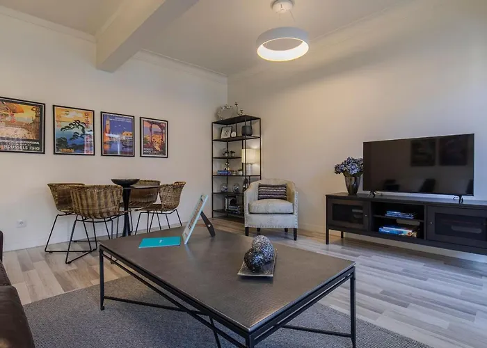 شقة Glamorous 2bdr By Lovelystay *