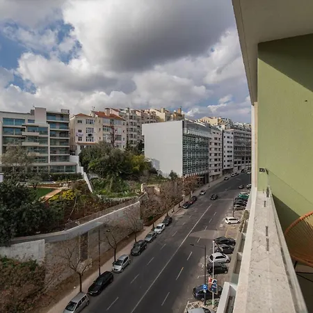 Glamorous 2bdr By Lovelystay